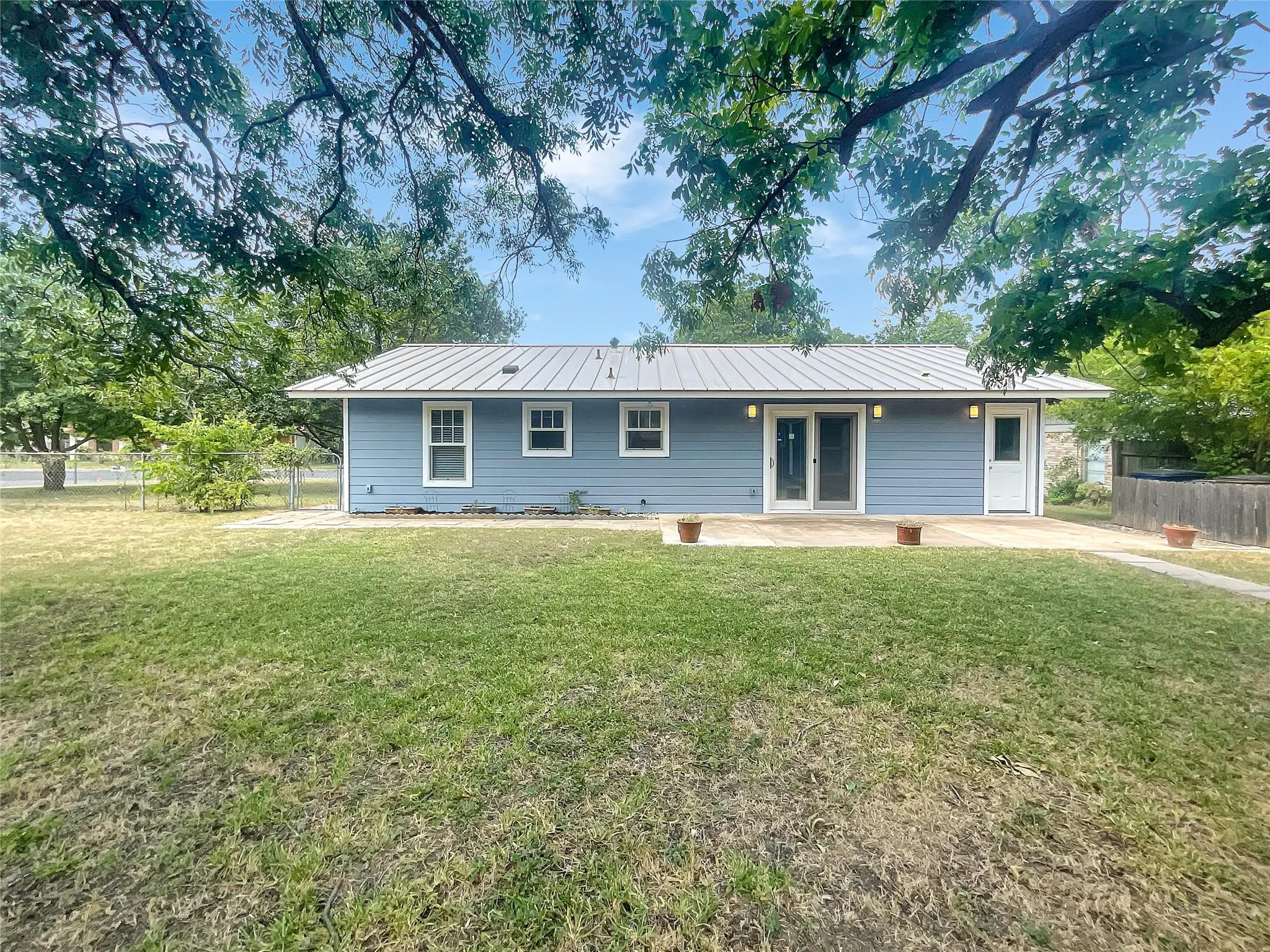 Photo 5 of 8801 PARKFIELD DR