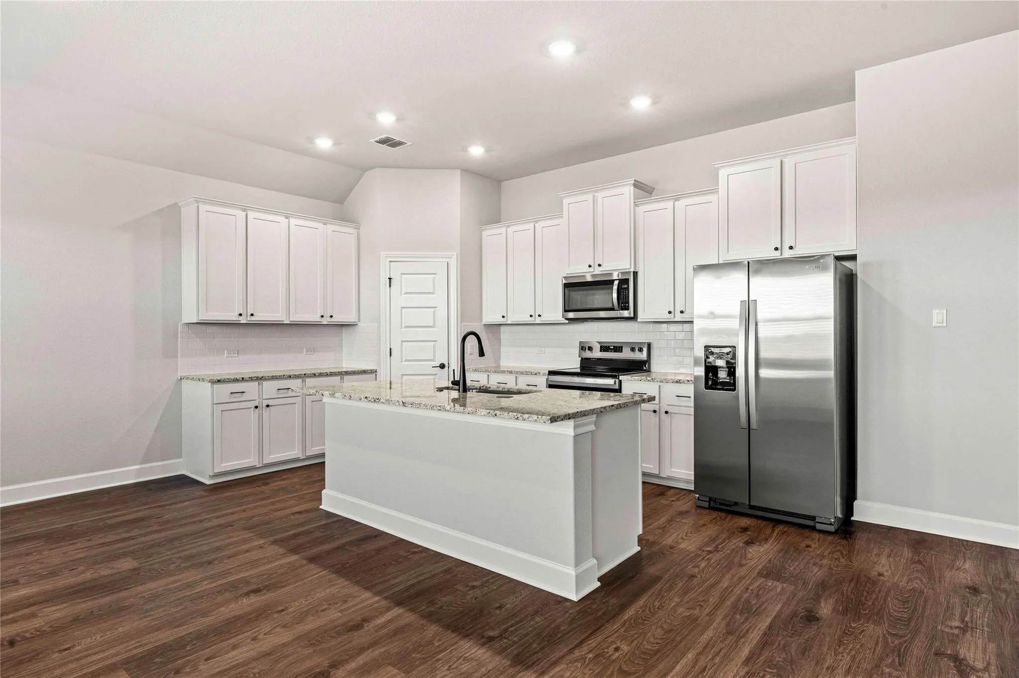 Photo 2 of 521 W LUNA BLUE LN