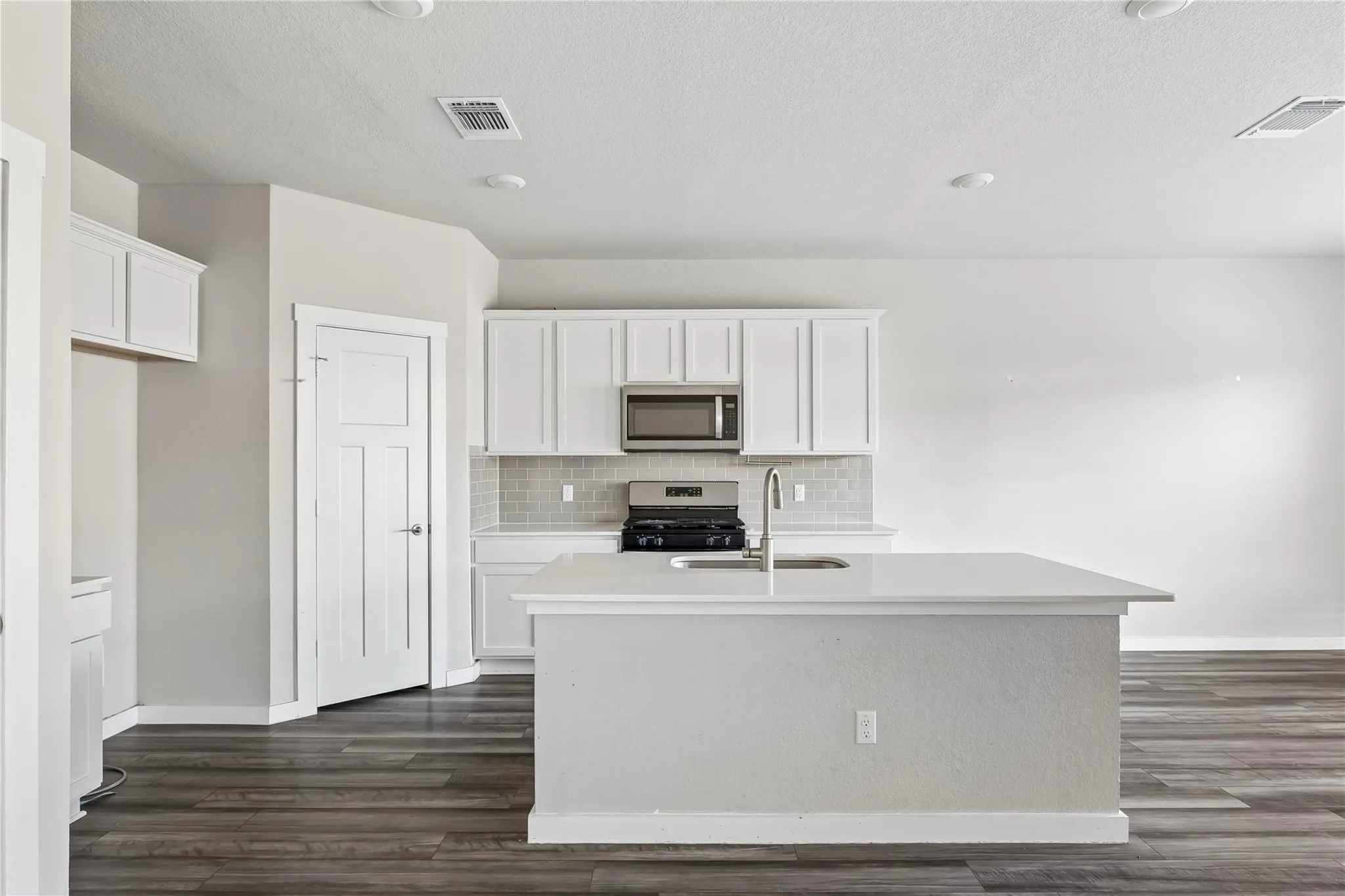 Photo 5 of 1141 TIPTON ST