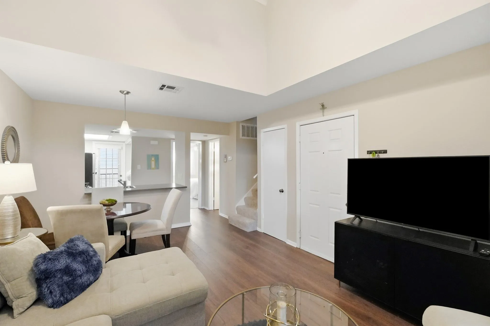 Photo 3 of 2104 CULLEN AVE #7-211