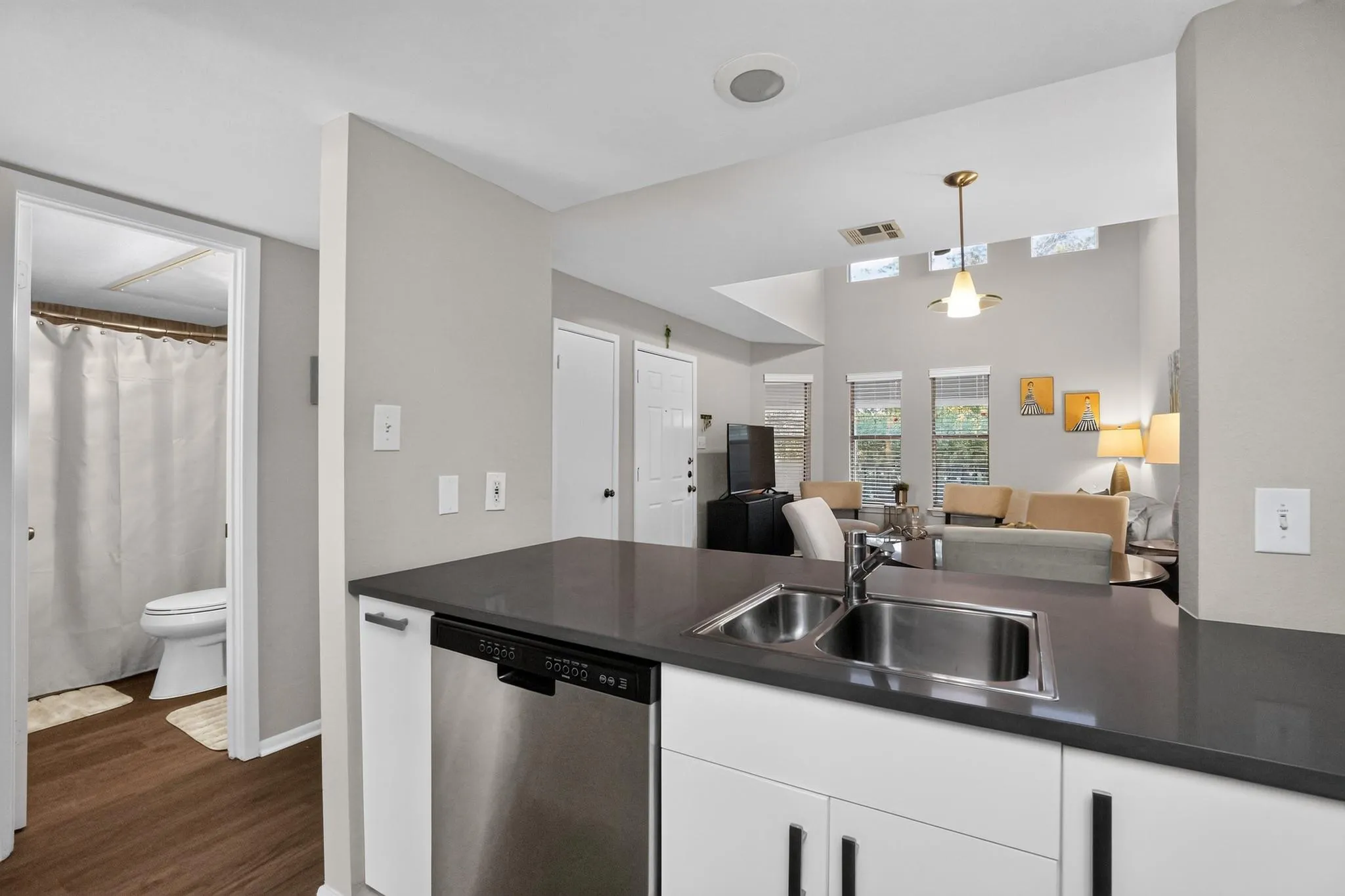 Photo 5 of 2104 CULLEN AVE #7-211