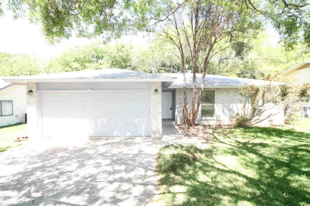 Photo of 12708 LAMPPOST LN, Austin, 78727