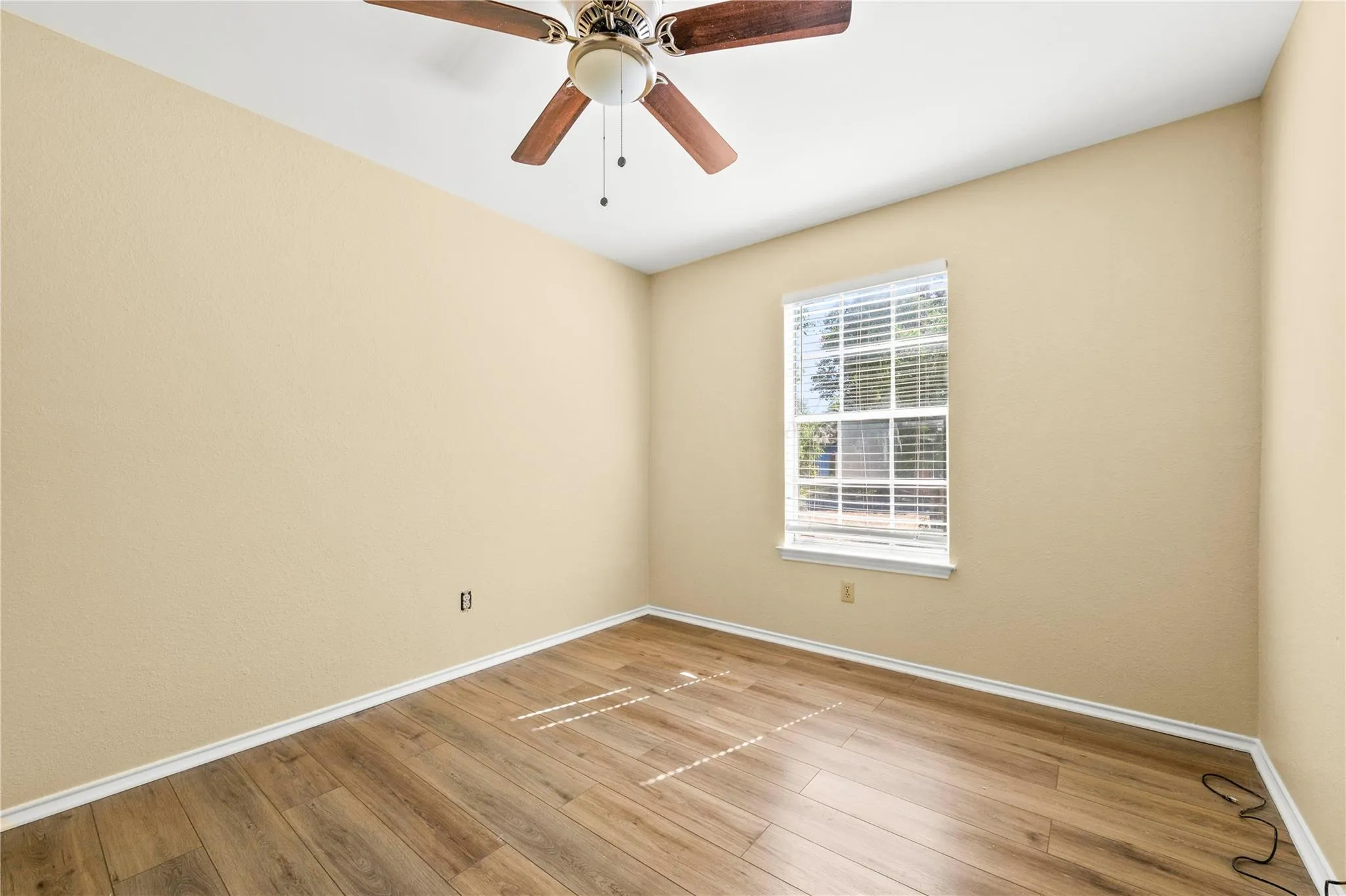 Photo 5 of 13009 POLLARD DR
