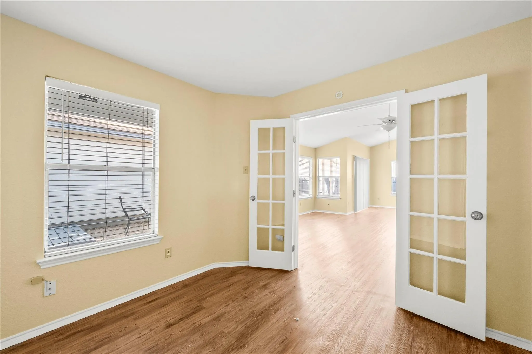 Photo 4 of 13009 POLLARD DR