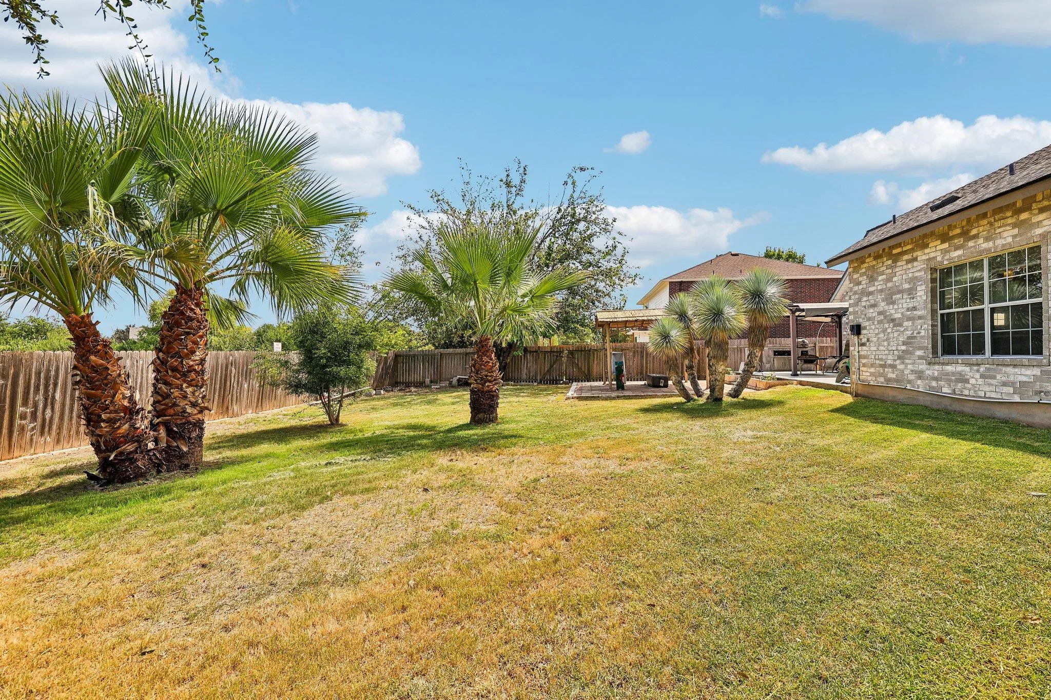 Photo 4 of 1008 STATLER BEND DR