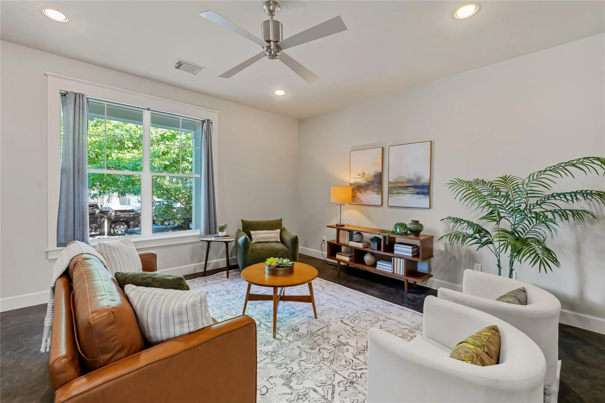 Photo 4 of 5613 ROOSEVELT AVE #B