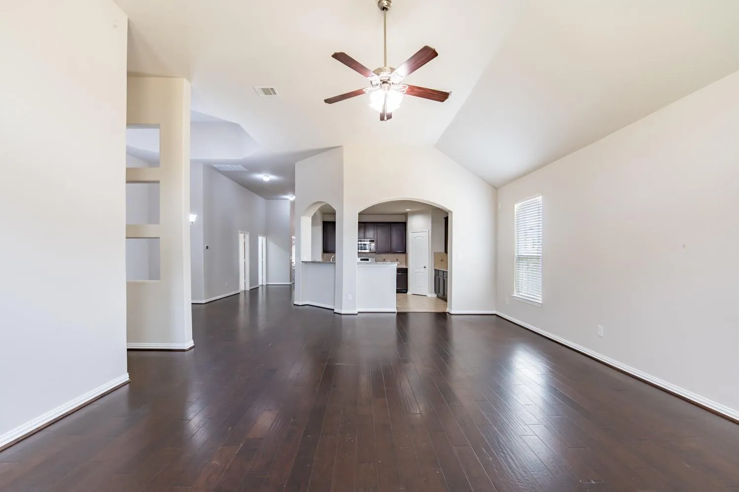 Photo 4 of 8258 AREZZO DR