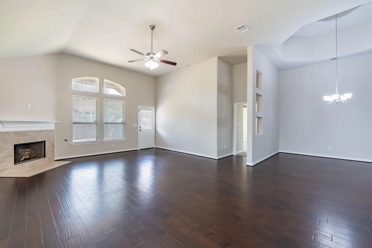 Photo 5 of 8258 AREZZO DR