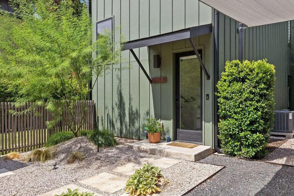 Photo 2 of 625 TILLERY ST #B