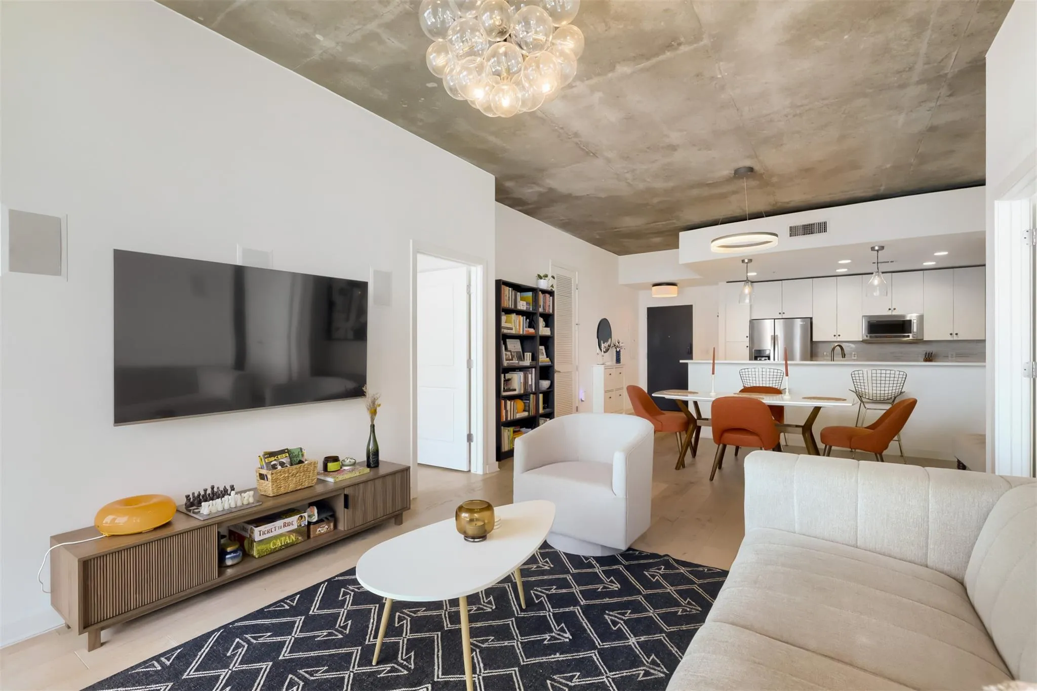 Photo 2 of 360 NUECES ST #3109