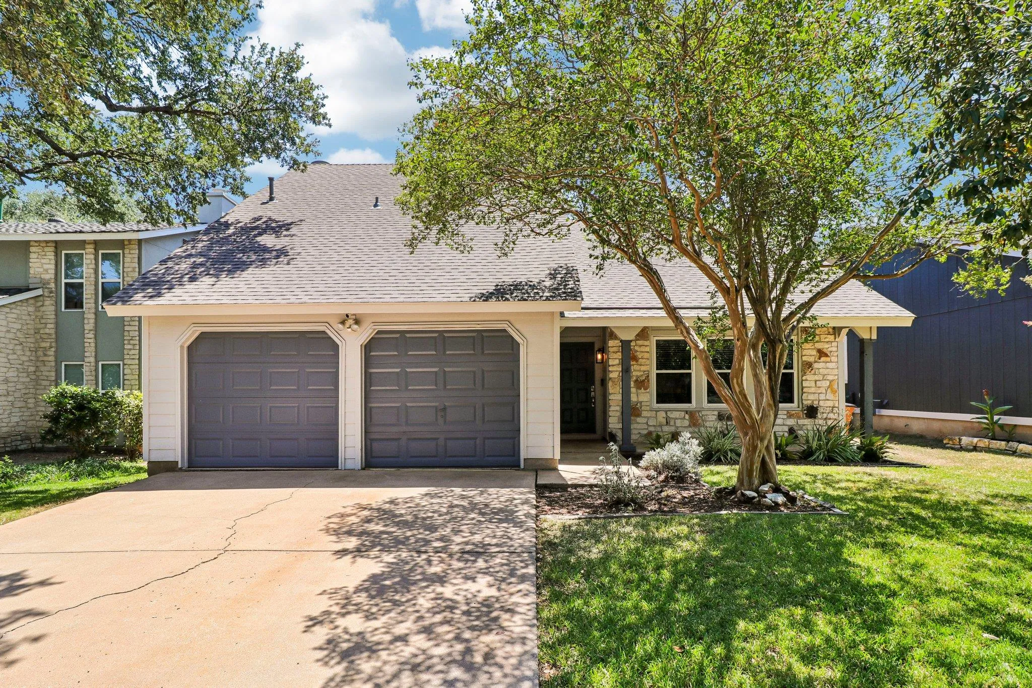 Photo 4 of 7703 COPPERAS DR