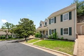 Photo 2 of 7909 GRIFFIN CT