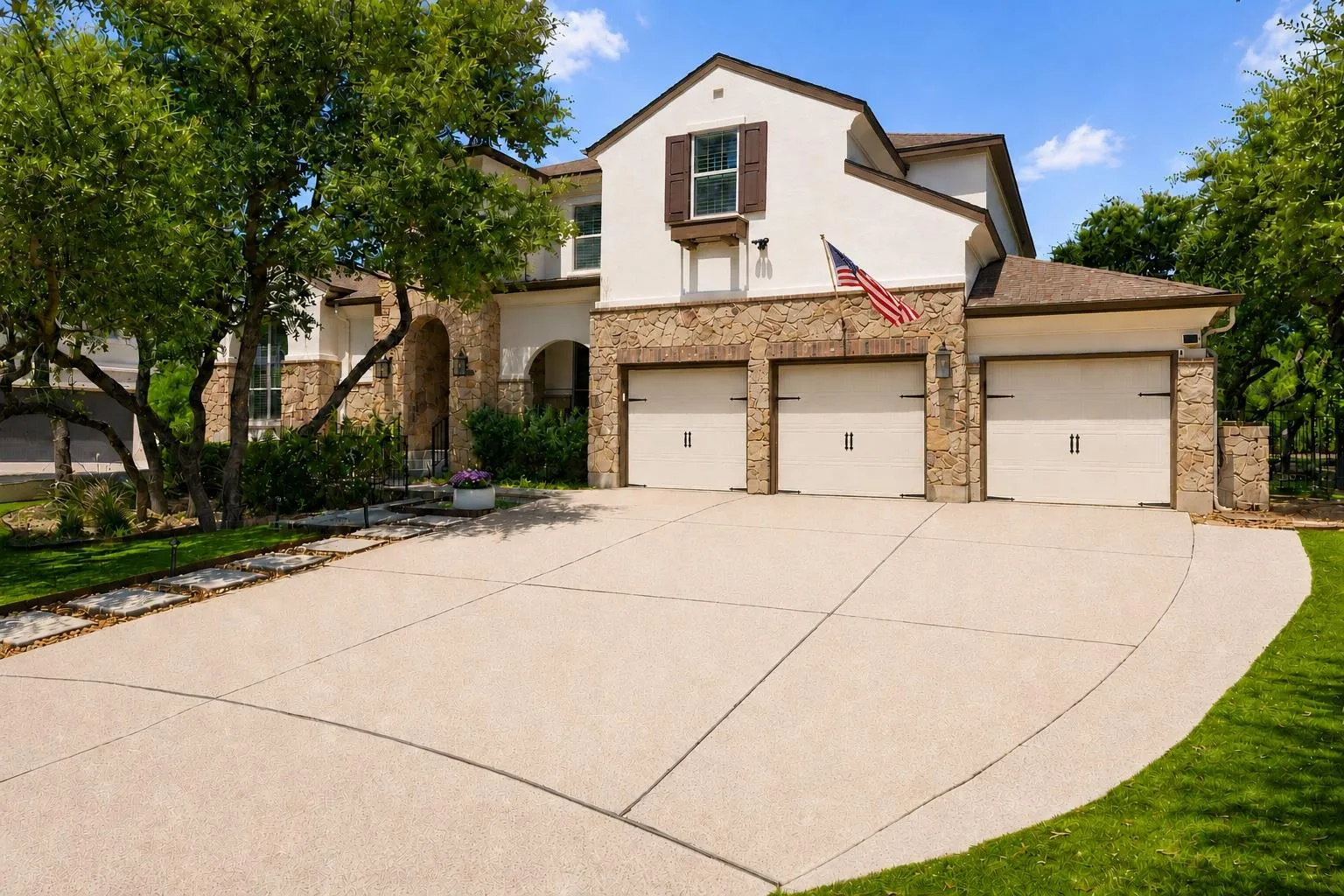 Photo 2 of 8705 AMBROSIA DR
