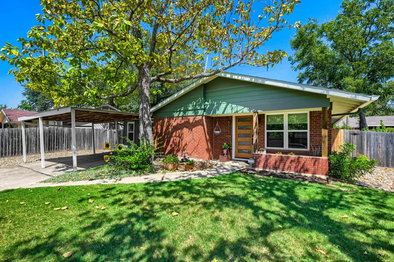 Photo of 5503 WELLINGTON DR, Austin, 78723