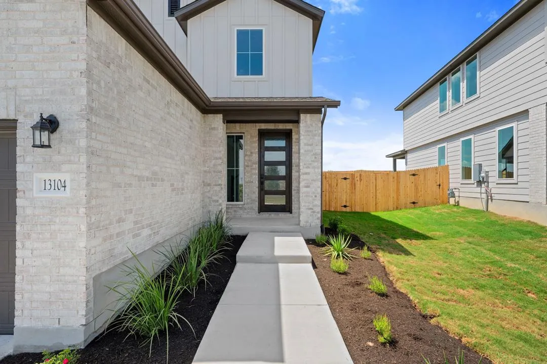 Photo 4 of 13104 CERULEAN SPRING DR