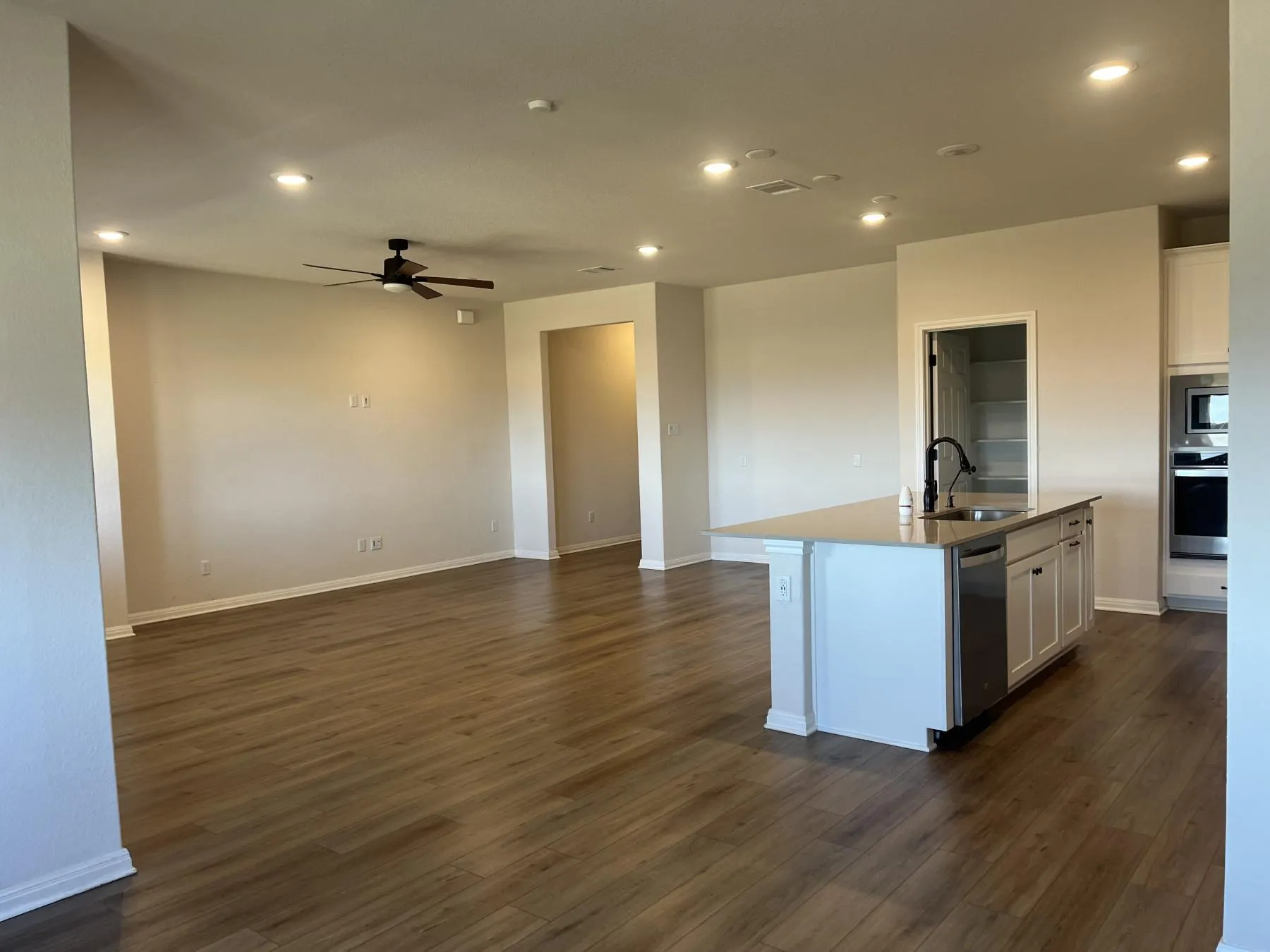 Photo 4 of 3008 OTTAVIANO WAY