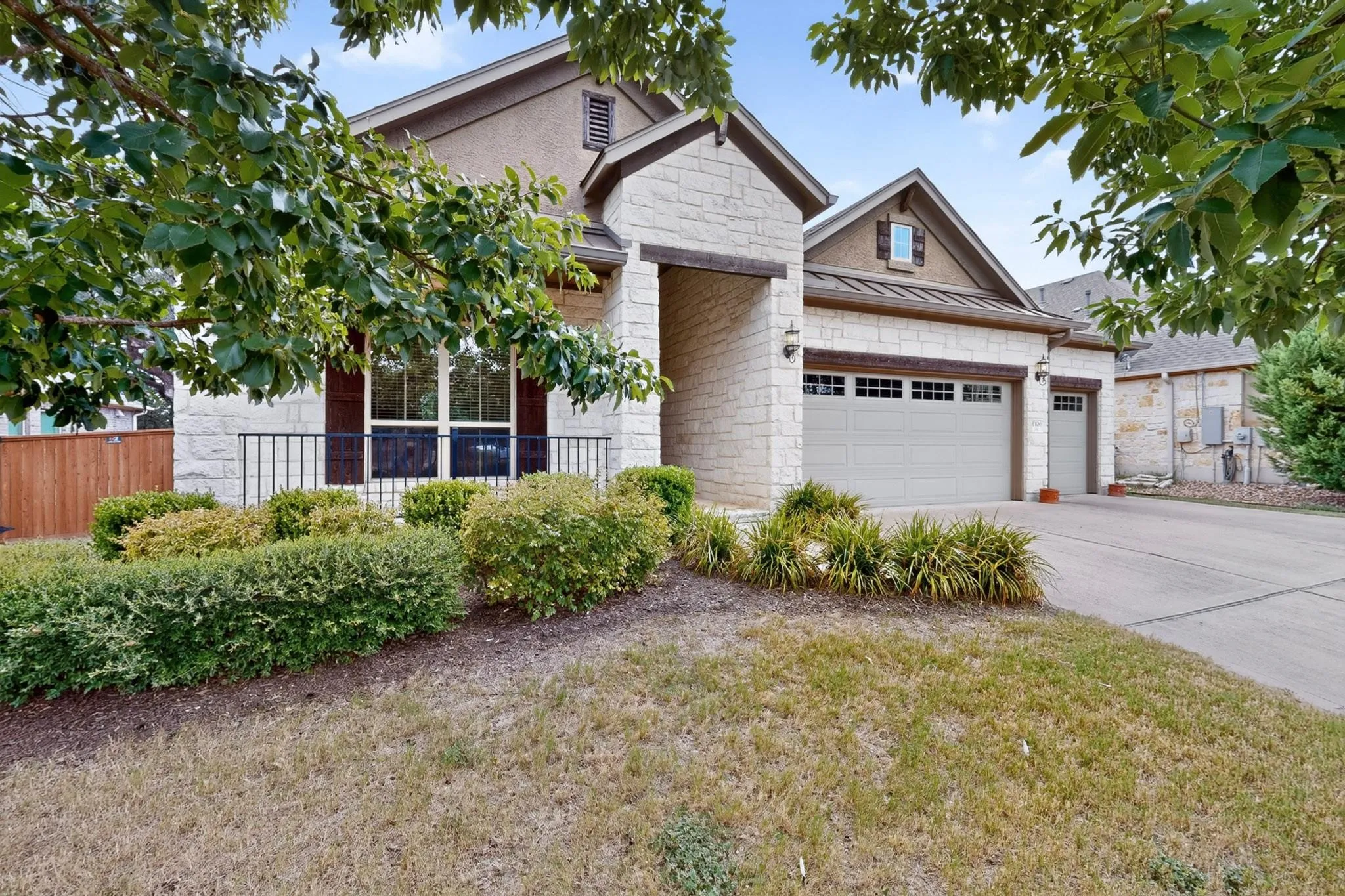 Photo 4 of 13100 BISMARK DR