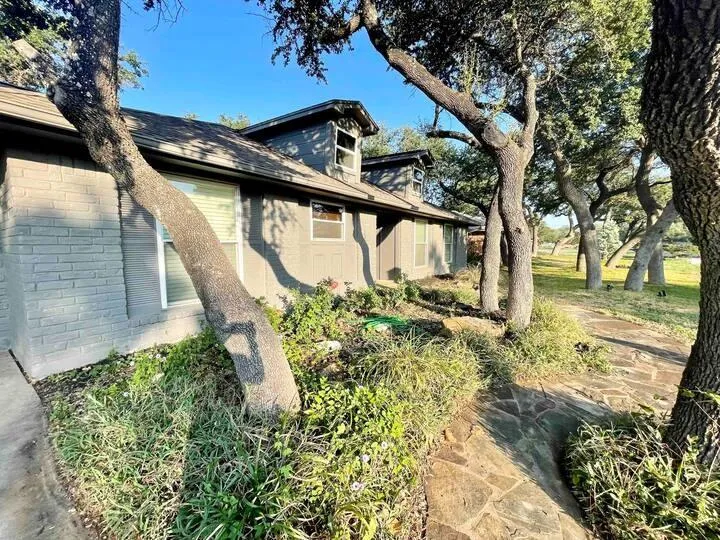 Photo 3 of 13106 VILLA PARK DR