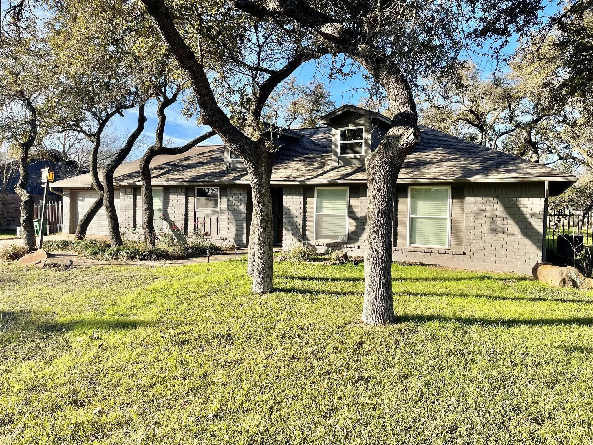 Photo 2 of 13106 VILLA PARK DR