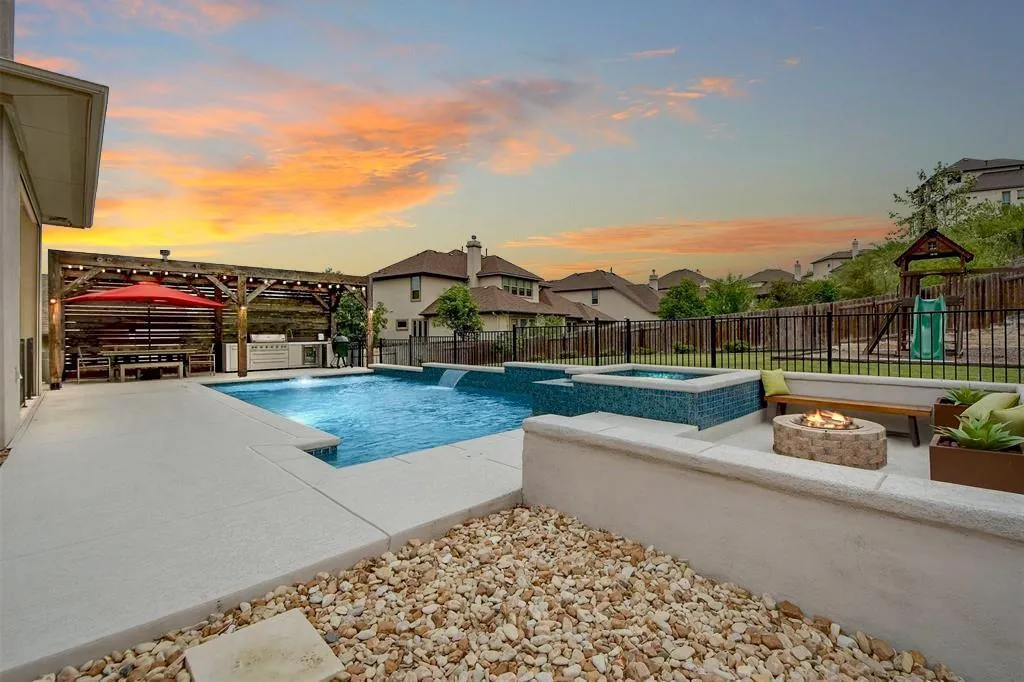 Photo of 6005 OSCEOLA TRL, Austin, TX, 78738