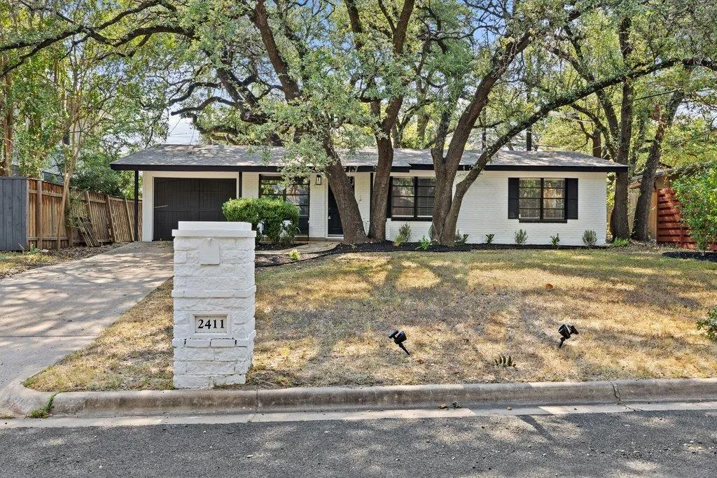 Photo of 2411 S 6TH ST, Austin, TX, 78704
