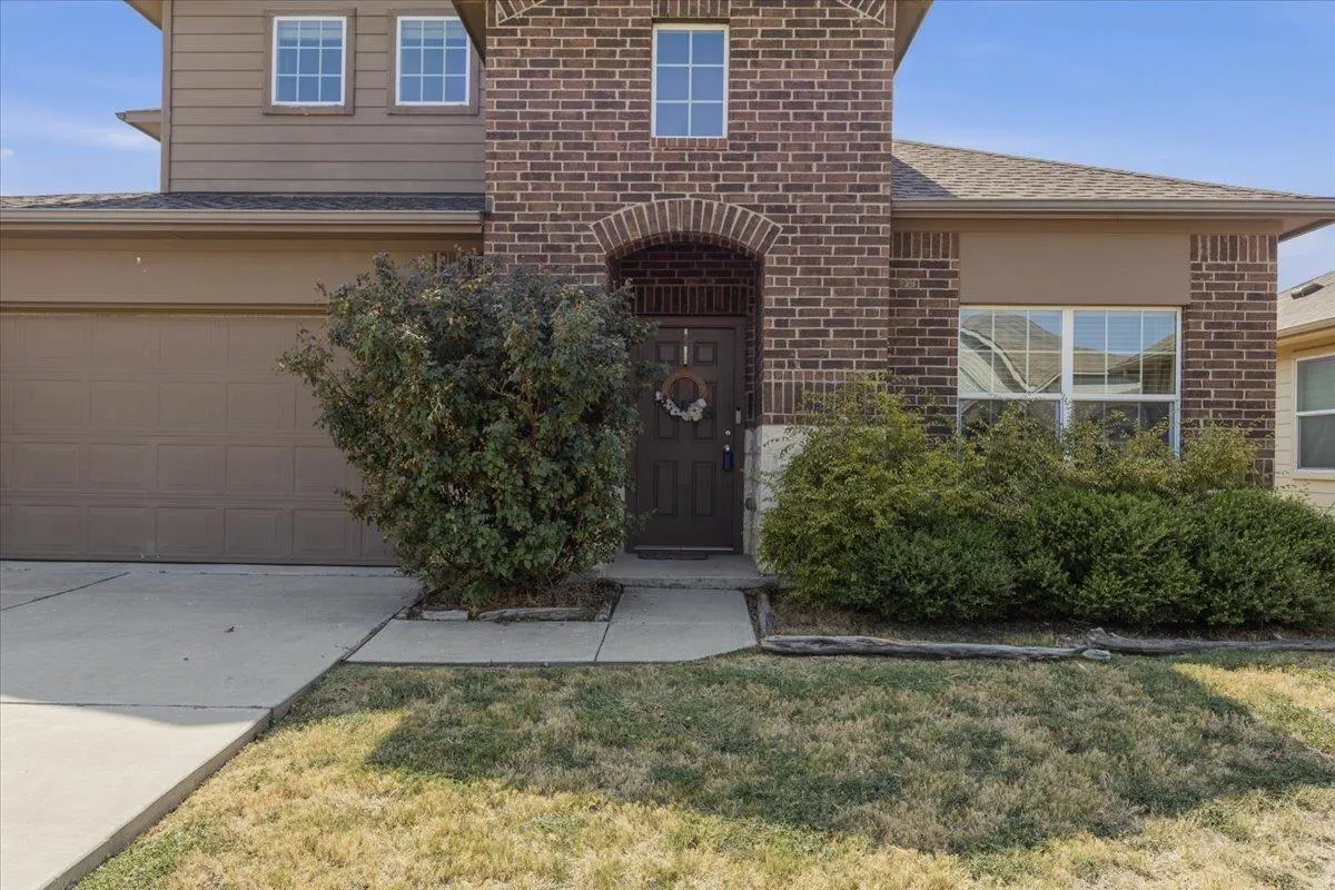 Photo 4 of 11913 RIPARIAN RD