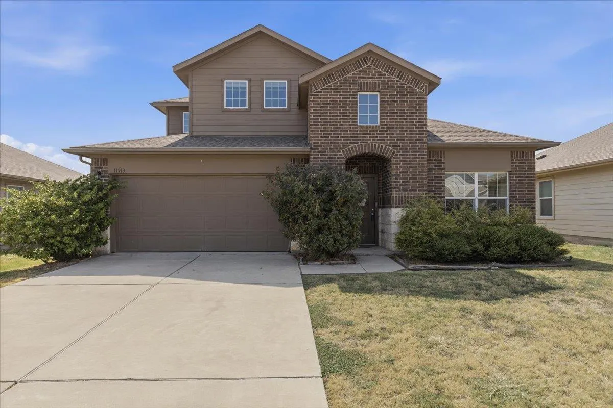 Photo 3 of 11913 RIPARIAN RD