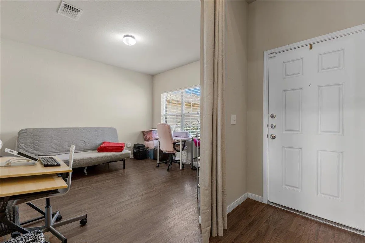 Photo 5 of 11913 RIPARIAN RD