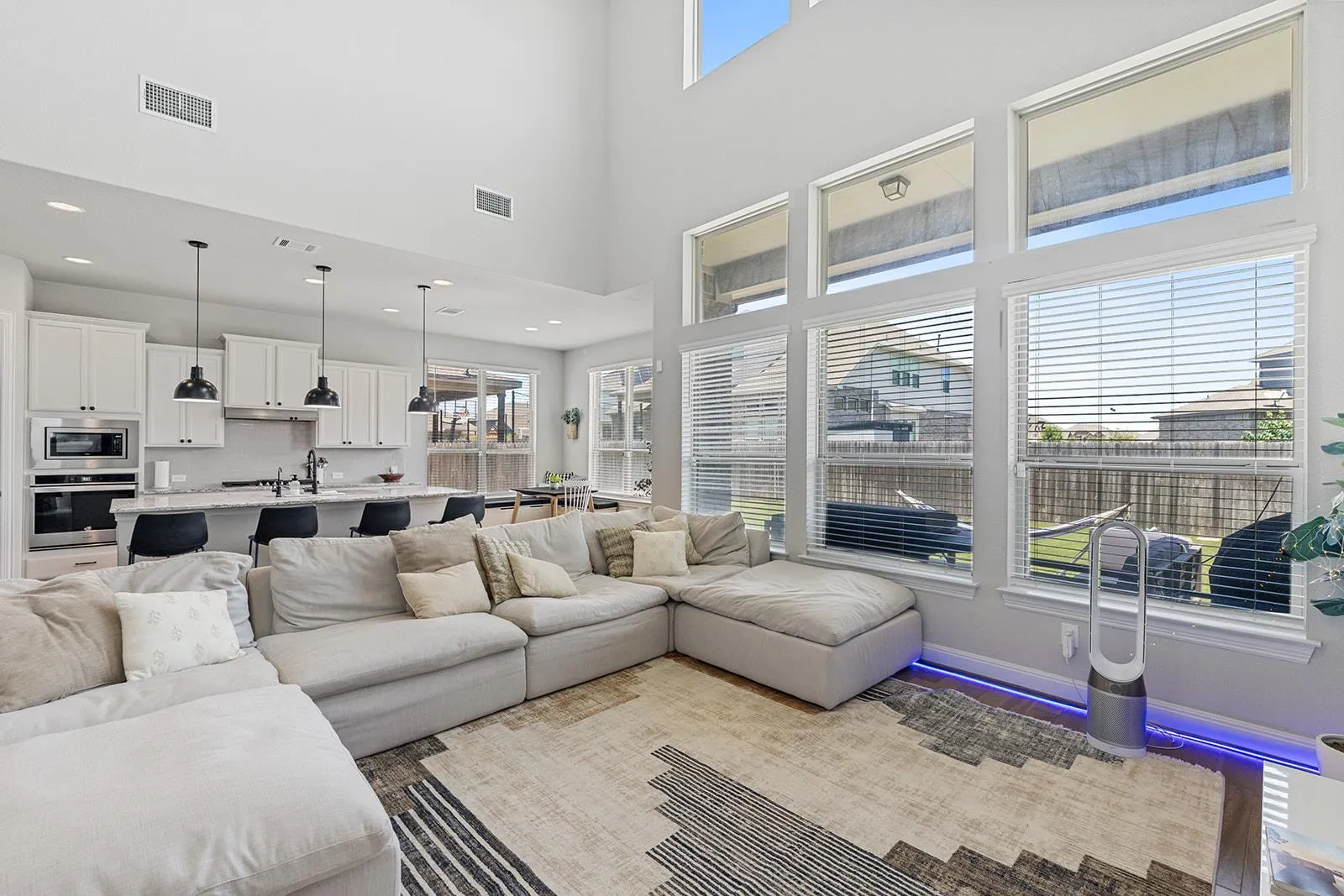 Photo 4 of 20609 MOUFLON DR