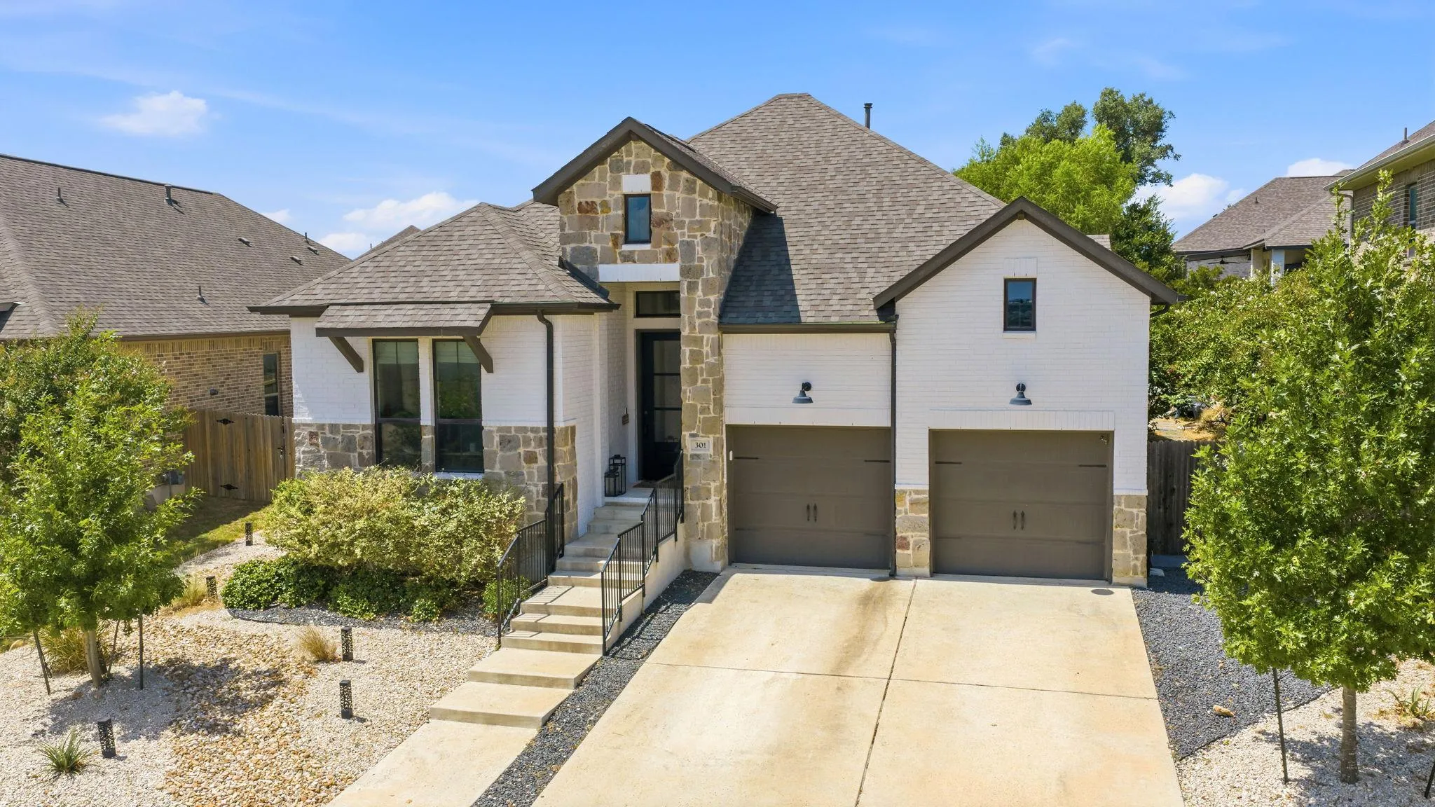 Photo 3 of 301 CARPENTER HILL DR