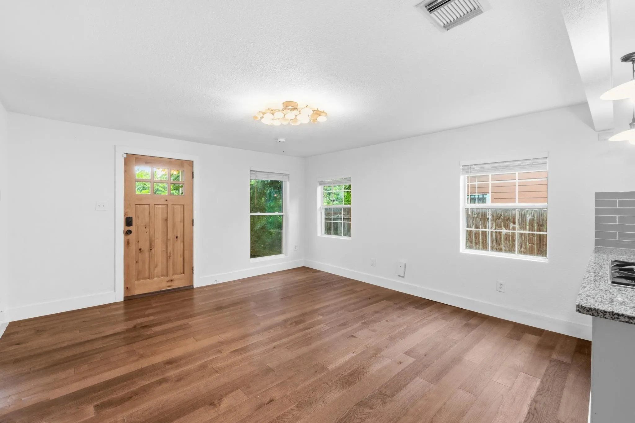 Photo 5 of 1137 NICKOLS AVE