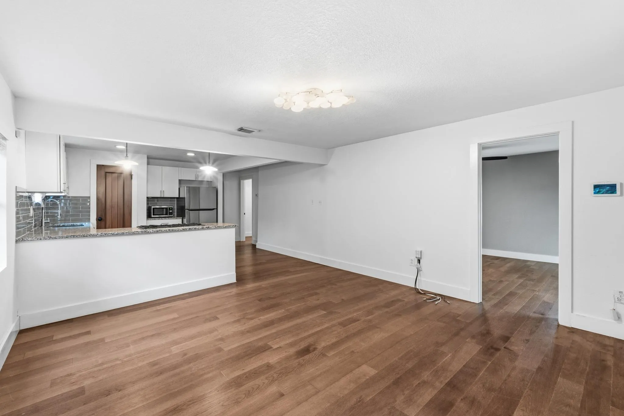 Photo 4 of 1137 NICKOLS AVE
