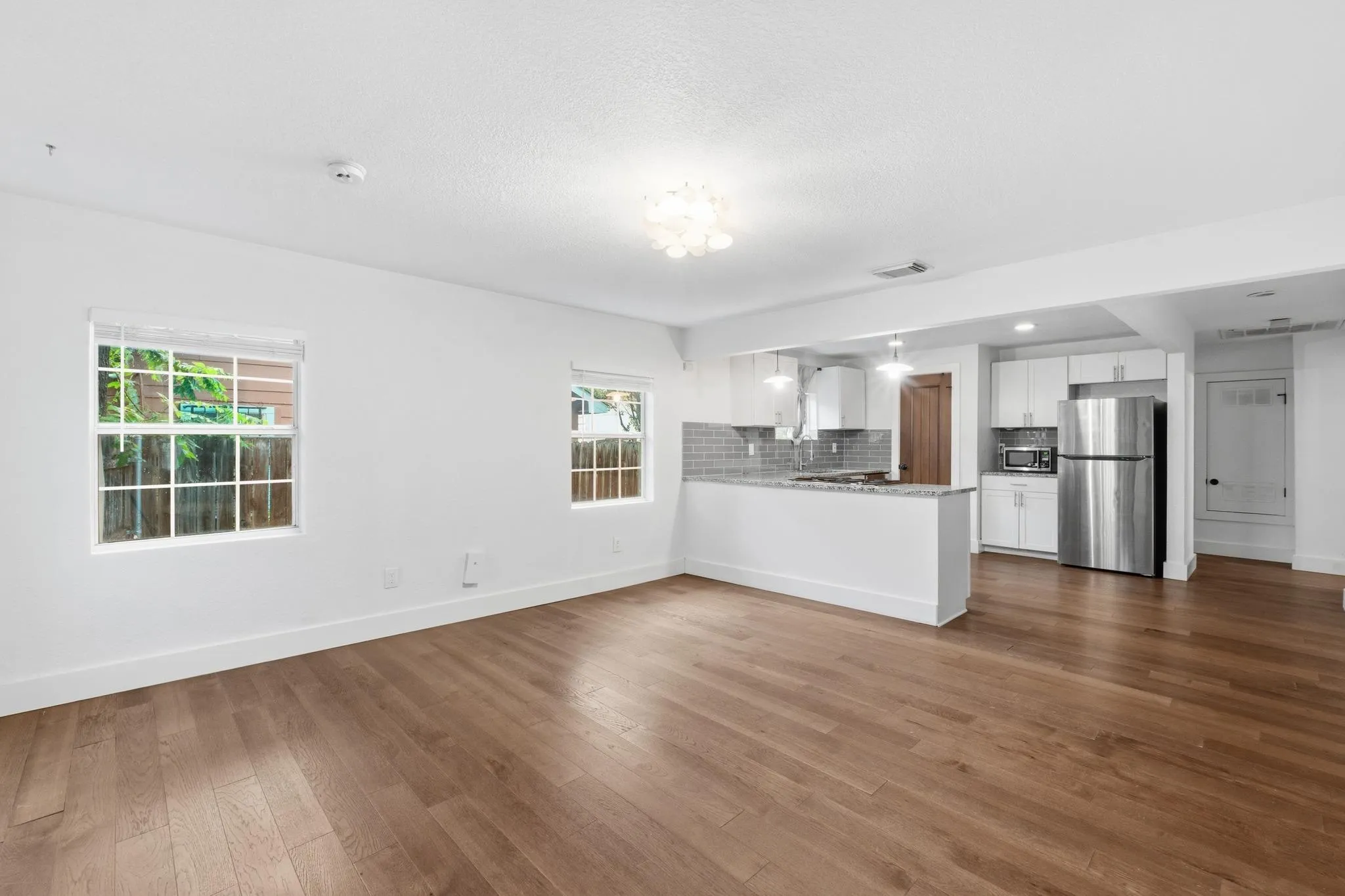Photo 3 of 1137 NICKOLS AVE