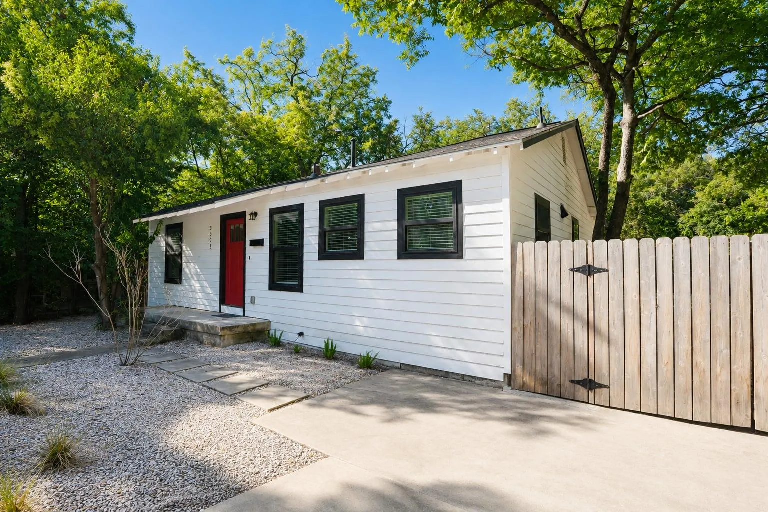 Photo 5 of 3501 GRAYSON LN