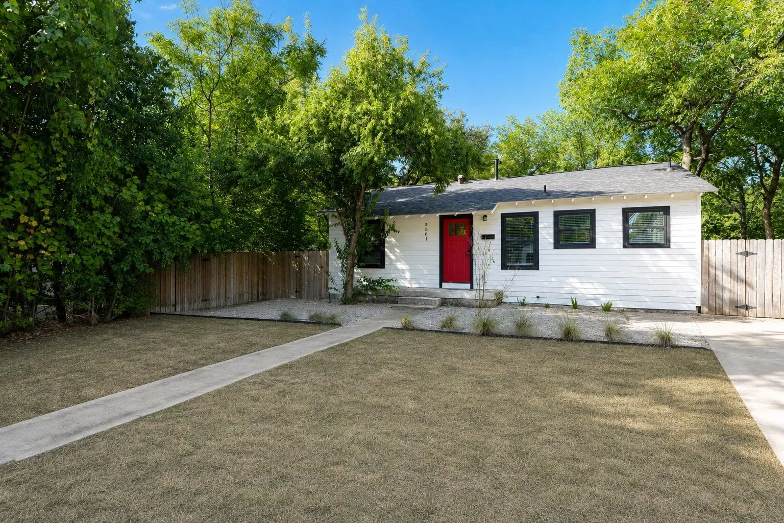 Photo 4 of 3501 GRAYSON LN