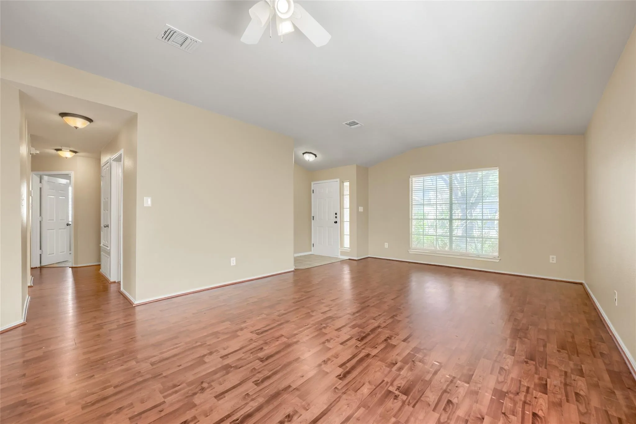 Photo 5 of 1617 BALMORHEA LN