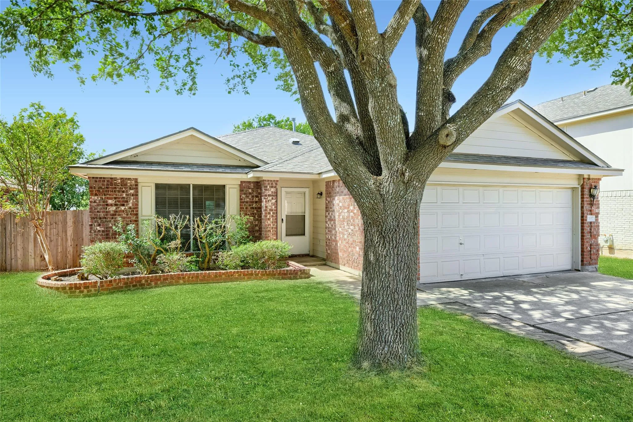 Photo 3 of 1617 BALMORHEA LN