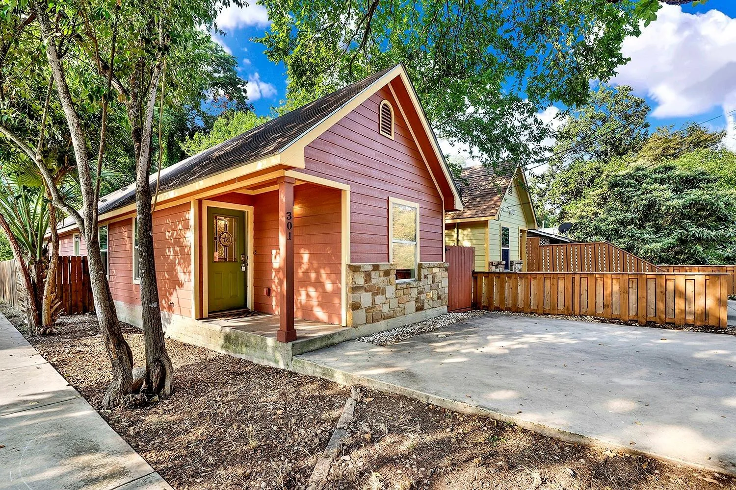 Photo of 301 ARMSTRONG ST, San Marcos, TX, 78666
