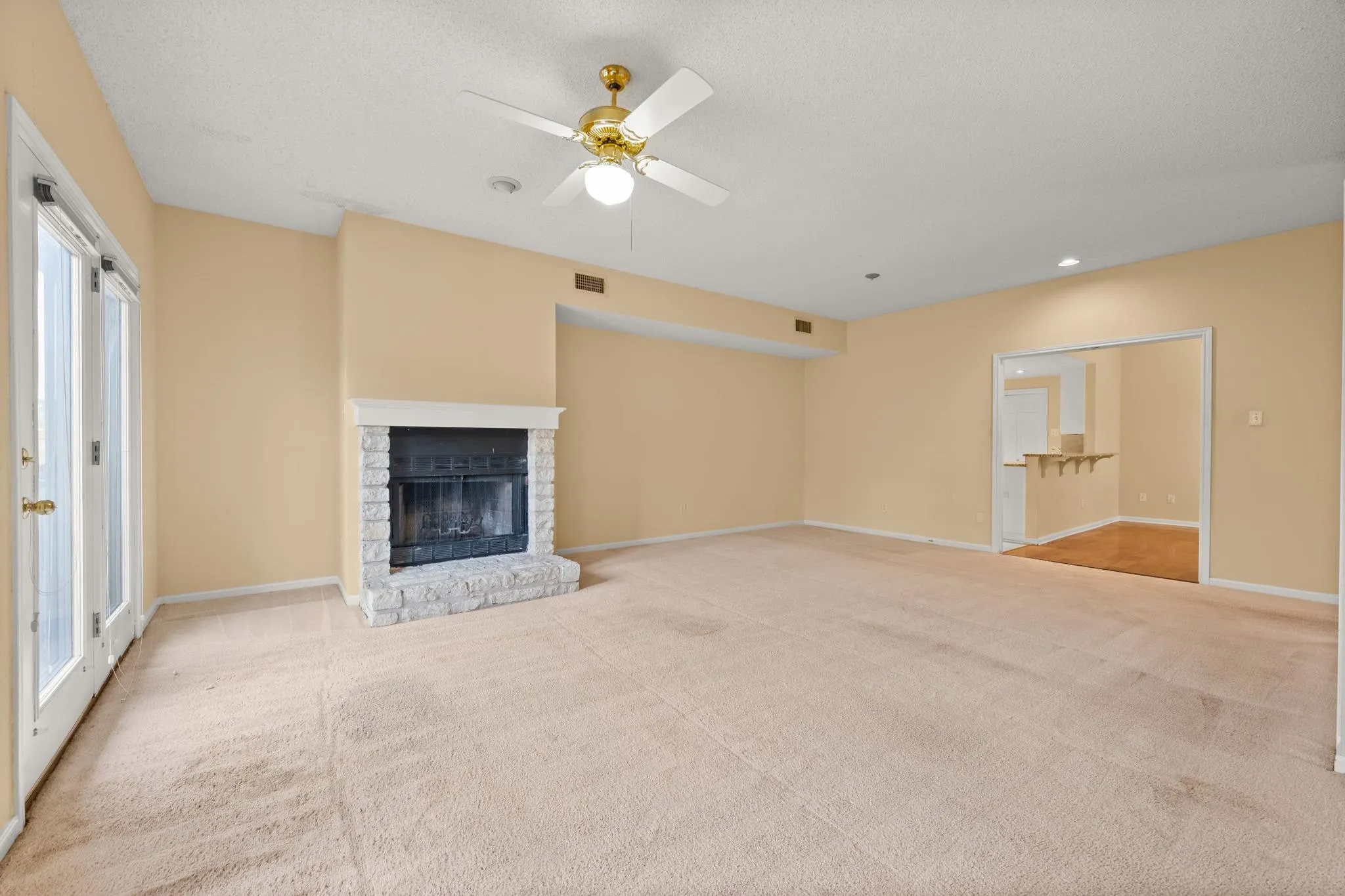 Photo 4 of 5512 OAKWOOD CV #162