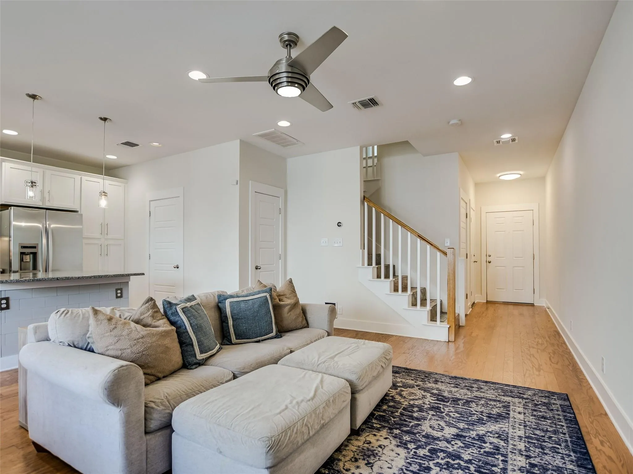 Photo 3 of 7420 EASY WIND DR