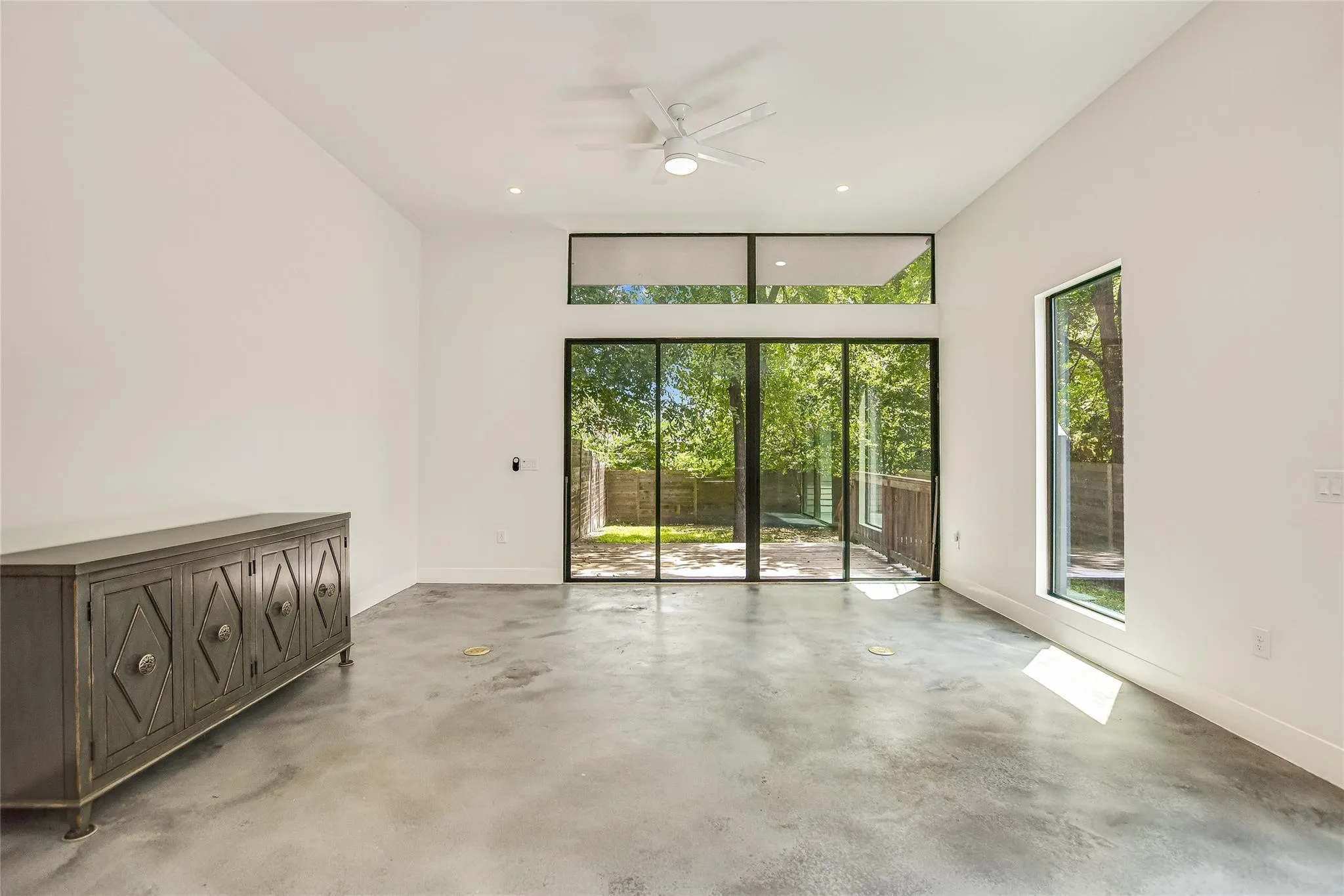 Photo 2 of 3801 GRAYSON LN #B