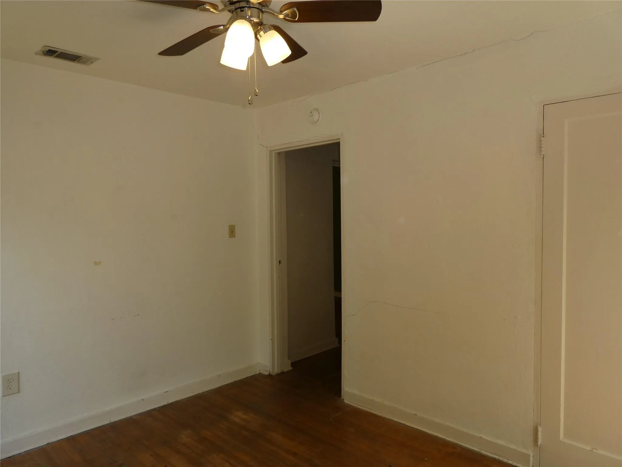 Photo 4 of 4005 MAPLEWOOD AVE #B