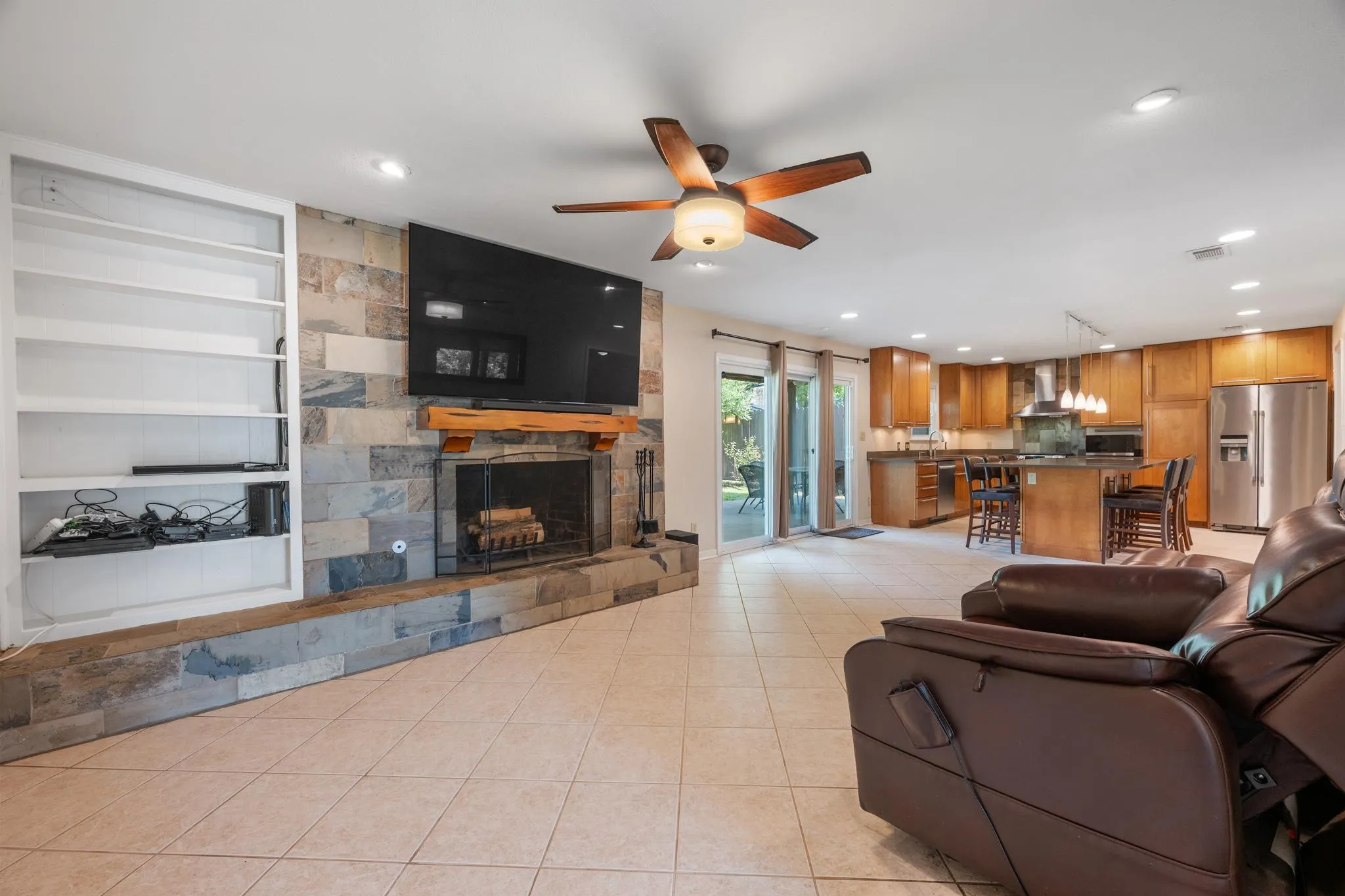 Photo 2 of 8612 STILLWOOD LN
