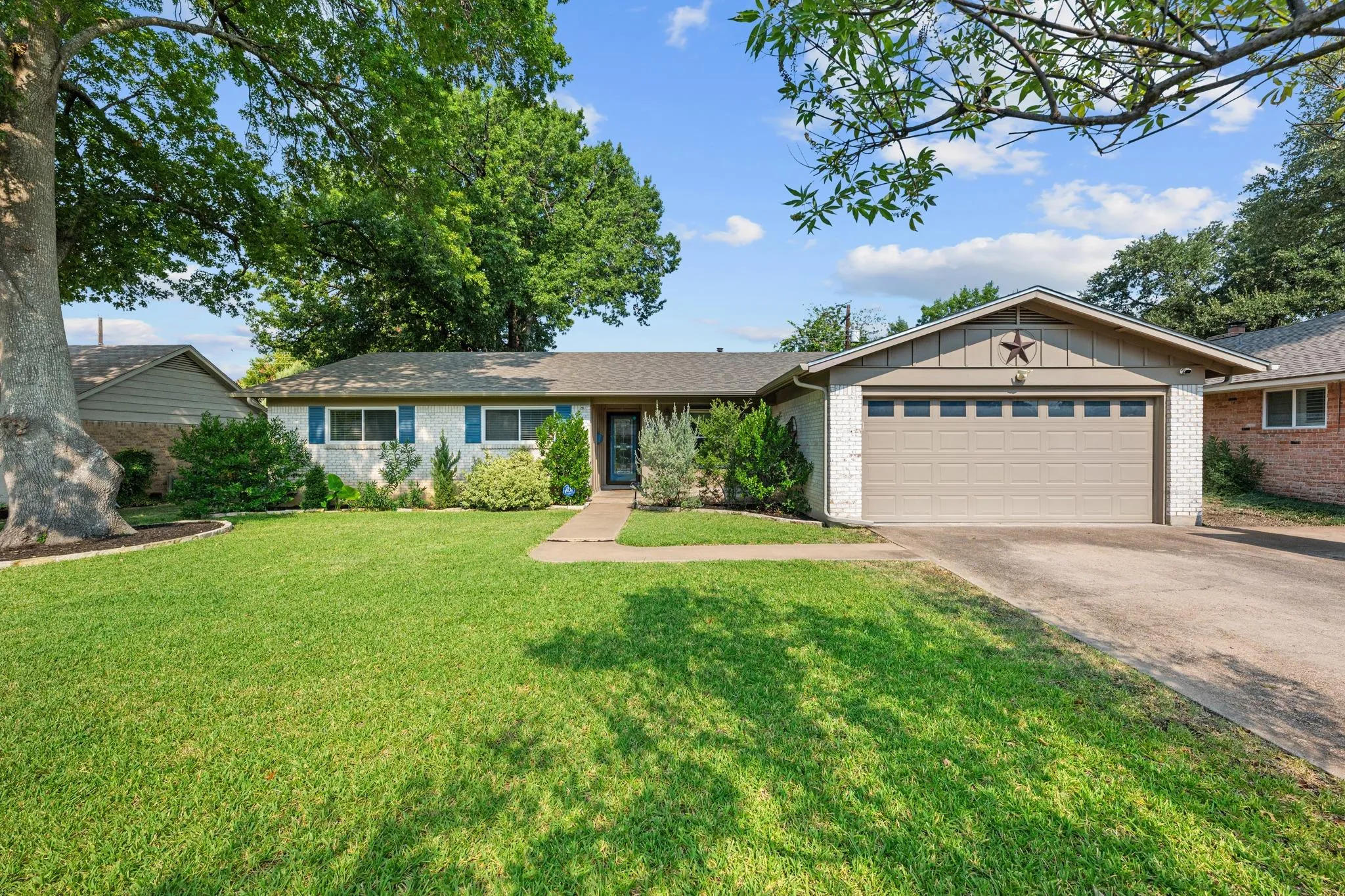Photo of 8612 STILLWOOD LN, Austin, TX, 78757