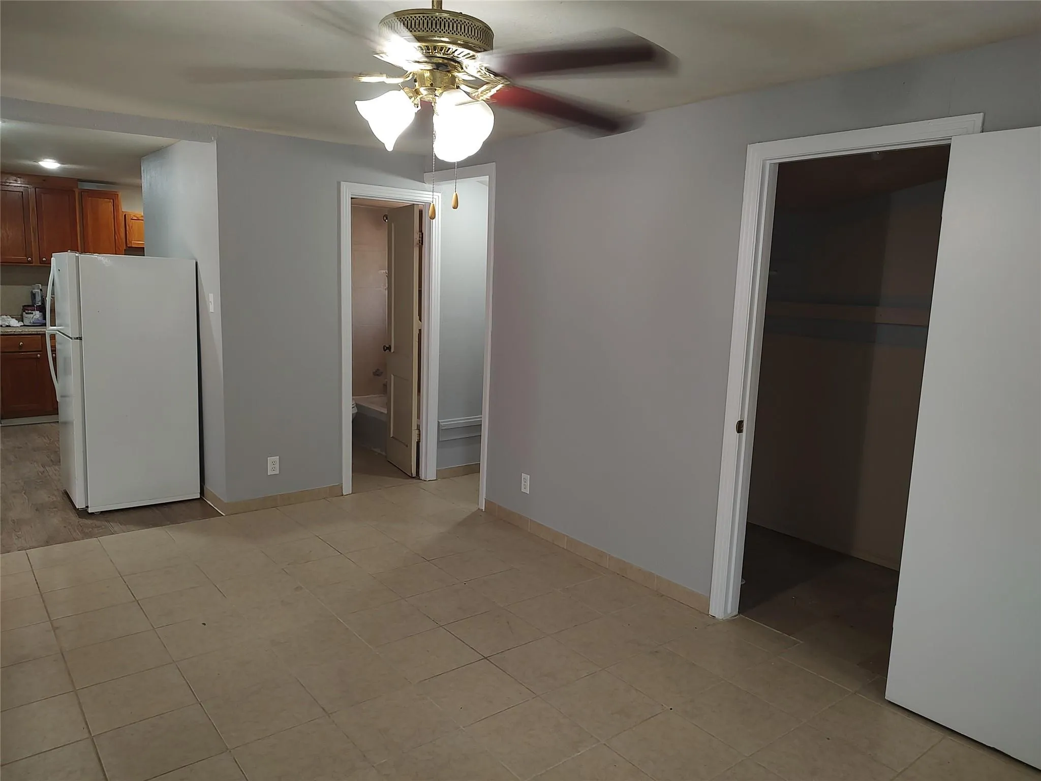 Photo 3 of 2615 WHELESS LN #B