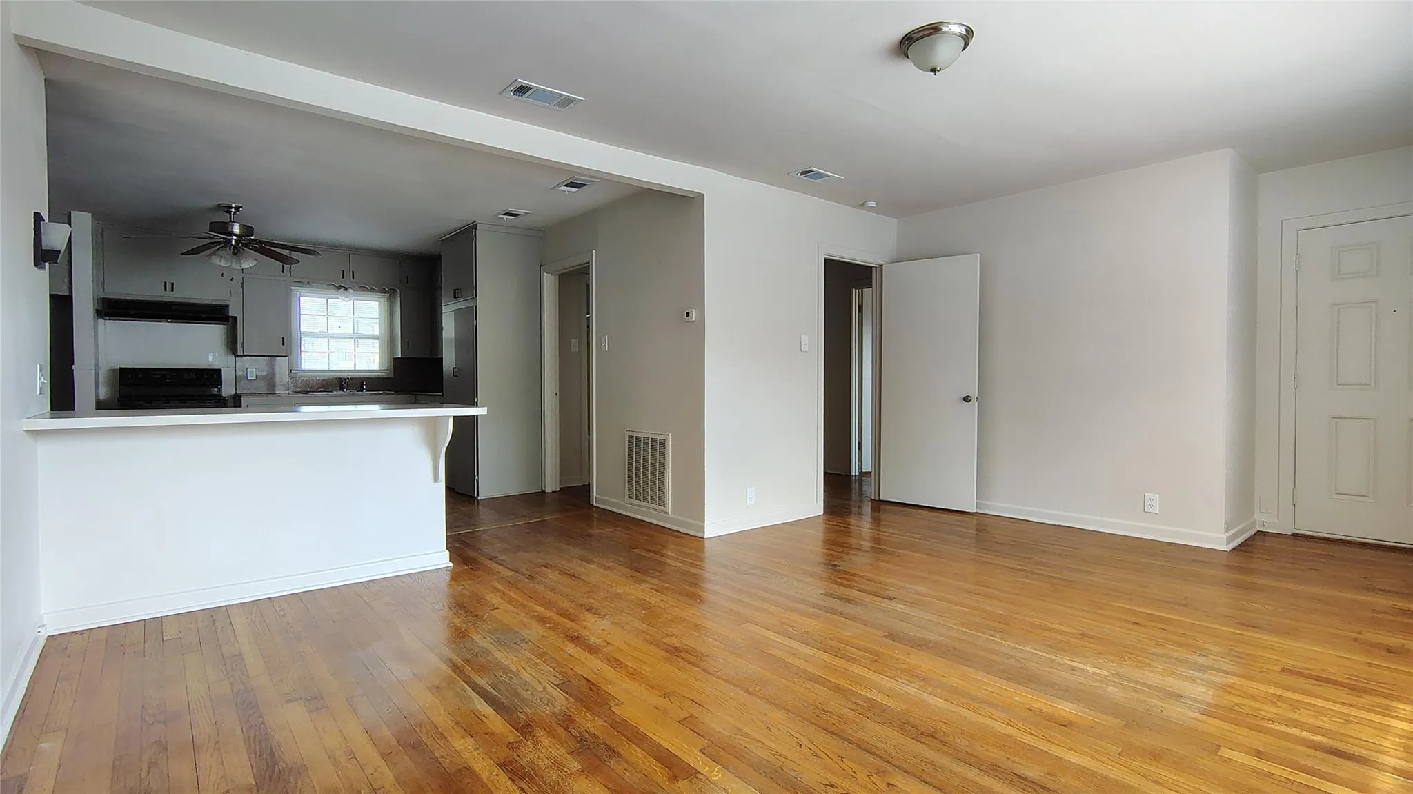 Photo 3 of 13805 MAYE PL