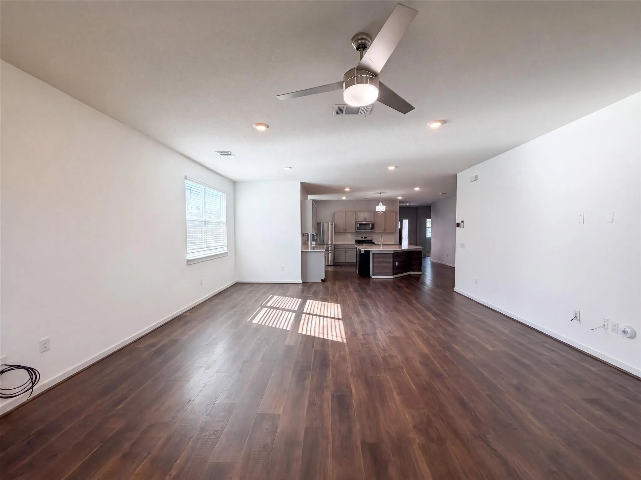 Photo 3 of 204 FLORENZ LN