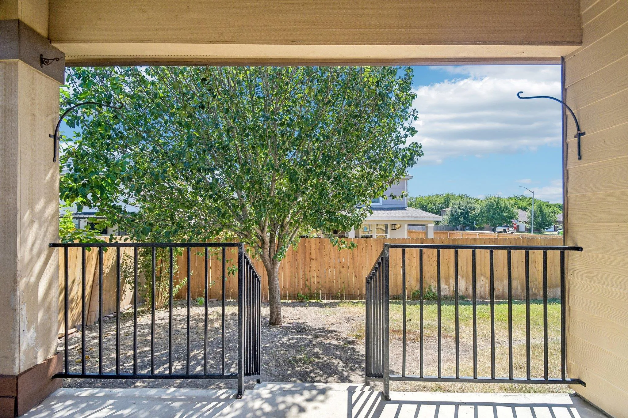 Photo 4 of 260 CUSHMAN DR