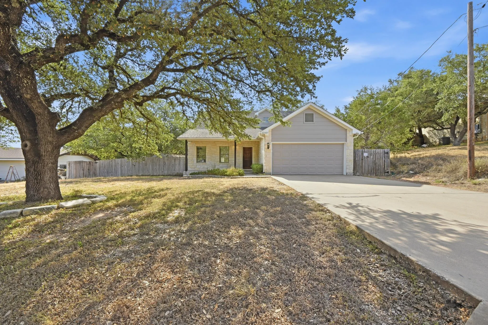Photo 5 of 22407 BRIARCLIFF DR