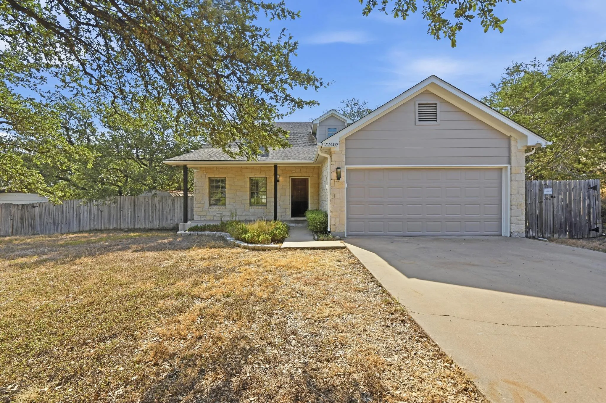 Photo 4 of 22407 BRIARCLIFF DR